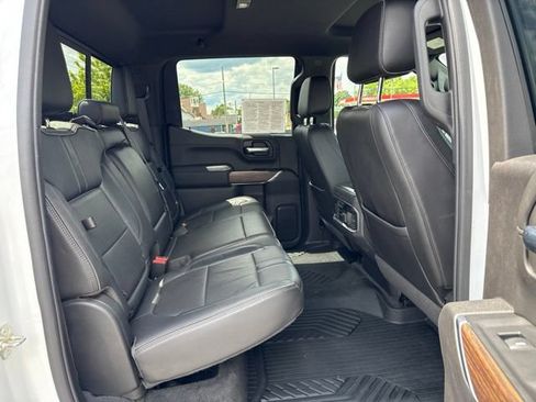Used 2020 Chevrolet Silverado 1500 High Country w/ Technology Package AWD/4WD image 10