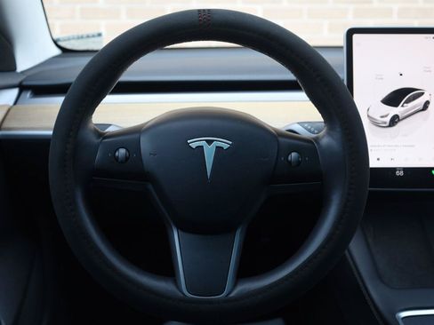 Used 2023 Tesla Model 3 Standard Range RWD image 29