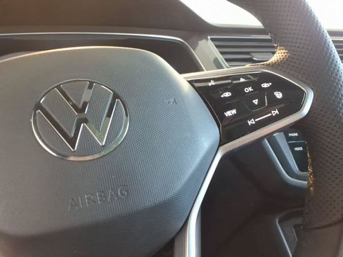 Used 2022 Volkswagen Tiguan SEL R-Line AWD/4WD image 24