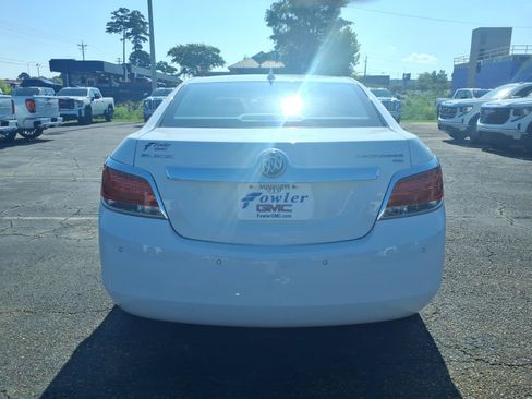 Used 2010 Buick LaCrosse CXL w/ Luxury Package FWD image 4