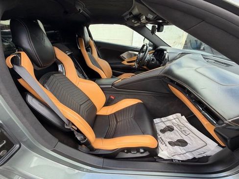 Used 2022 Chevrolet Corvette Stingray Premium Cpe w/ Z51 Performance Package RWD image 17