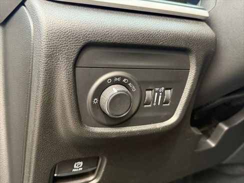 Certified 2023 Jeep Grand Cherokee Laredo AWD/4WD image 24