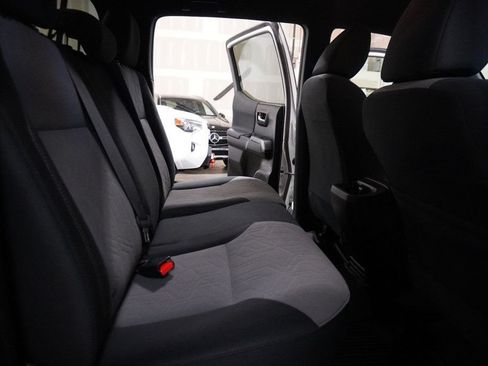 Used 2021 Toyota Tacoma TRD Off-Road w/ Technology Package AWD/4WD image 13