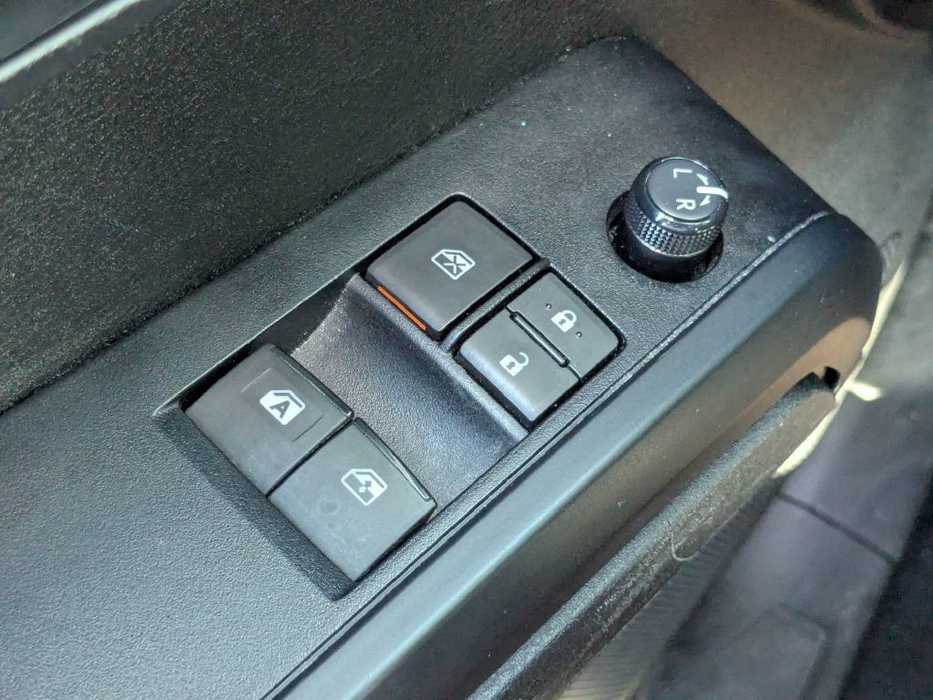 Used 2022 Toyota Tacoma SR RWD image 18