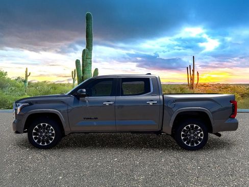 Used 2025 Toyota Tundra Limited AWD/4WD image 3