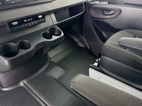 Used 2023 Mercedes-Benz Sprinter 2500 image 5