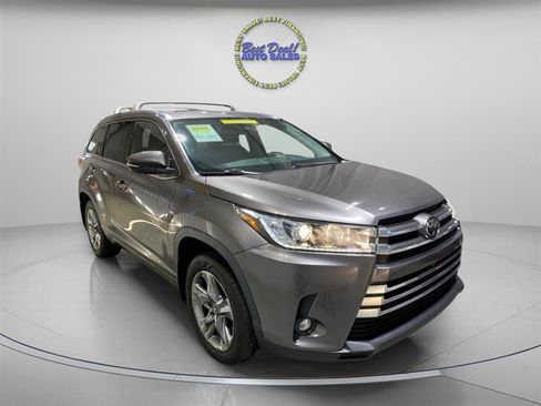 Used 2019 Toyota Highlander Limited Platinum image 5