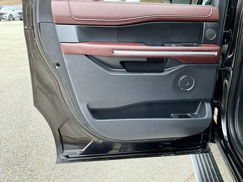 Used 2024 Ford Expedition Max Limited image 24