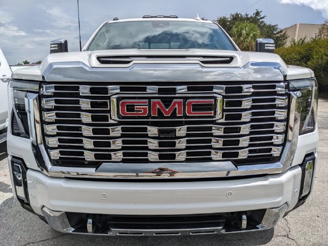 Used 2024 GMC Sierra 2500 Denali w/ Denali Reserve Package AWD/4WD image 9