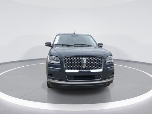 Used 2024 Lincoln Navigator Reserve AWD/4WD image 3