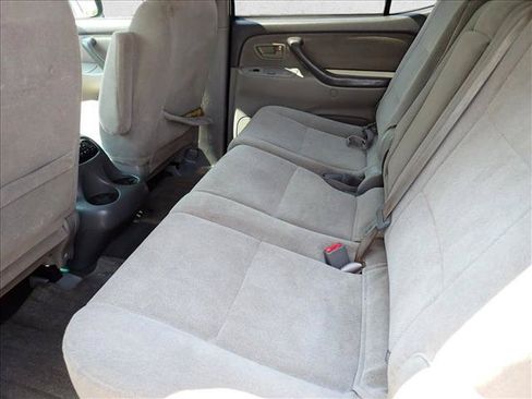 Used 2002 Toyota Sequoia SR5 w/ Convenience Pkg AWD/4WD image 7