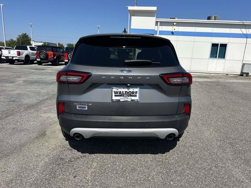 Used 2023 Ford Escape Active w/ Tech Pack #1 FWD image 5