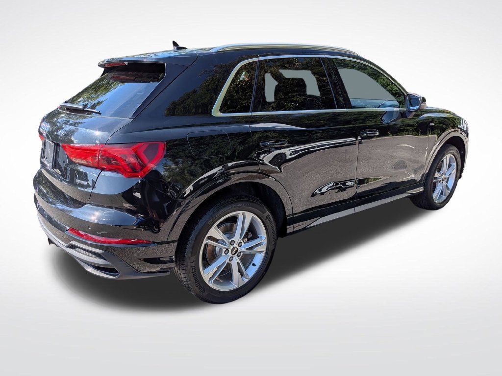 Used 2023 Audi Q3 2.0T Premium Plus w/ Premium Plus Package AWD/4WD image 3