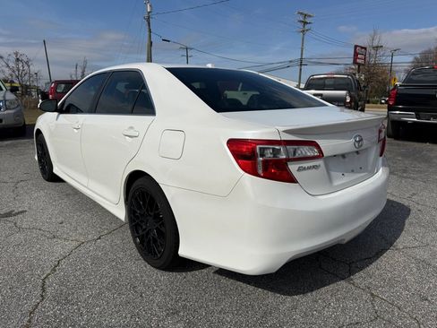 Used 2014 Toyota Camry SE image 5
