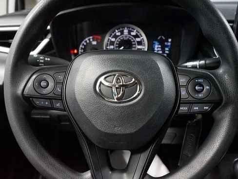 Used 2022 Toyota Corolla LE FWD image 12