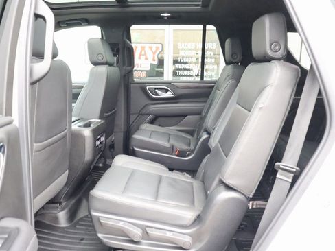 Certified 2022 Chevrolet Tahoe Z71 w/ Luxury Package AWD/4WD image 24