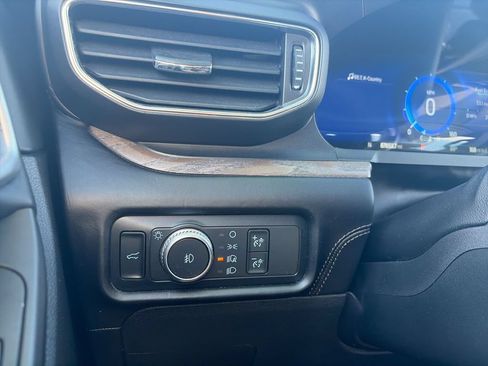 Used 2020 Ford Explorer Platinum AWD/4WD image 25