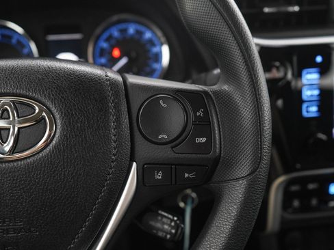 Used 2018 Toyota Corolla LE FWD image 24