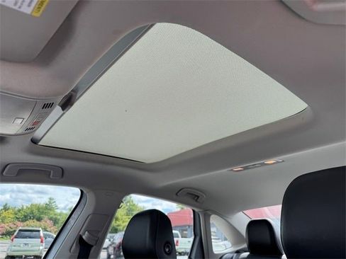 Used 2019 Volkswagen Jetta SEL Premium image 15