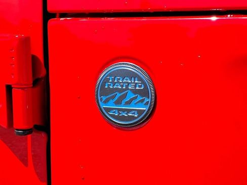 Used 2025 Jeep Wrangler Unlimited Sahara AWD/4WD image 14