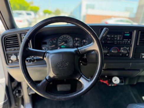 Used 2002 Chevrolet Silverado 2500 LT AWD/4WD image 17