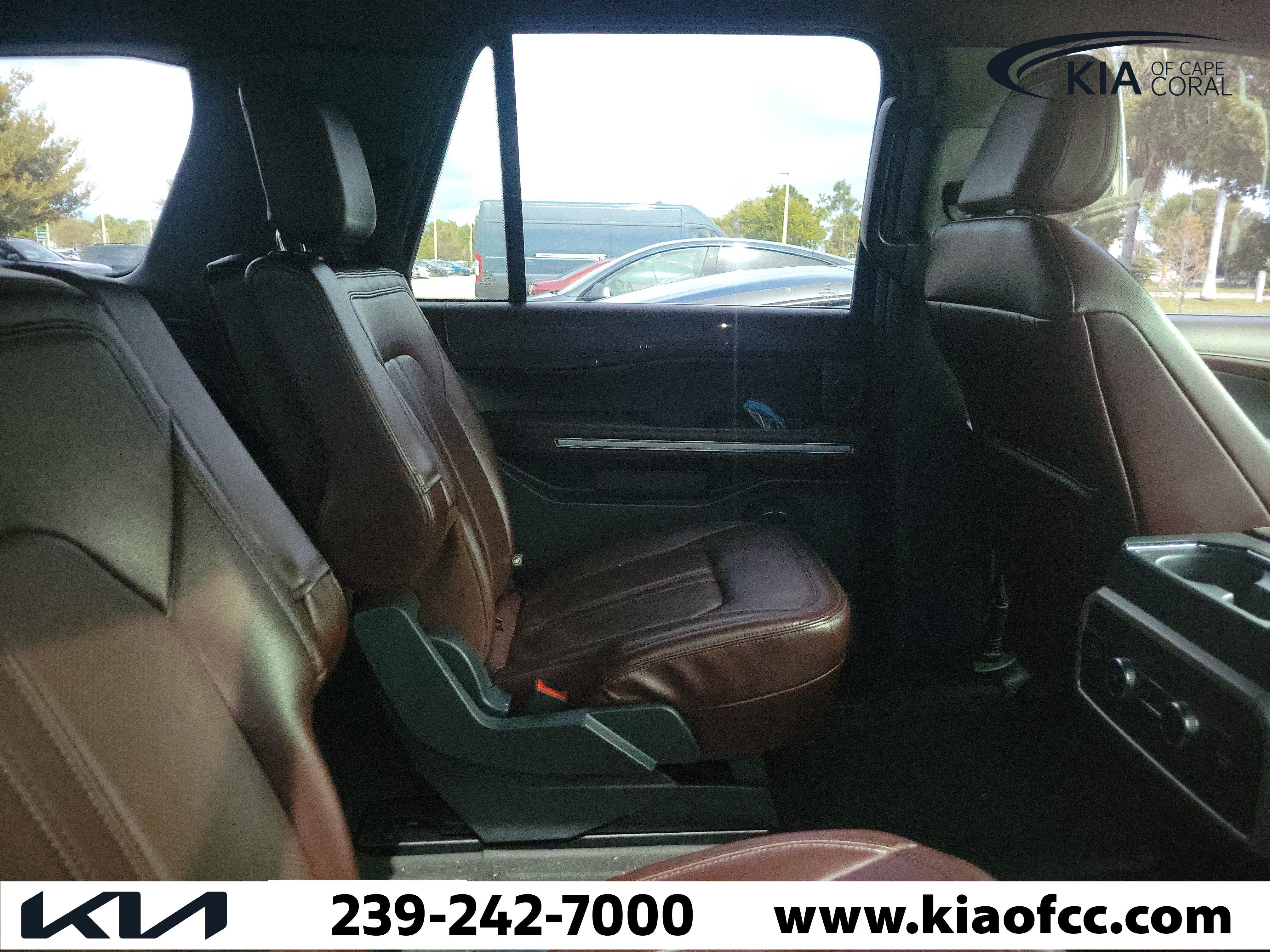 Used 2023 Ford Expedition Limited RWD image 10