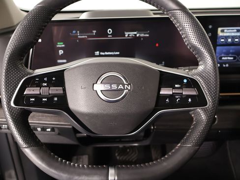 Used 2023 Nissan Ariya FWD image 3