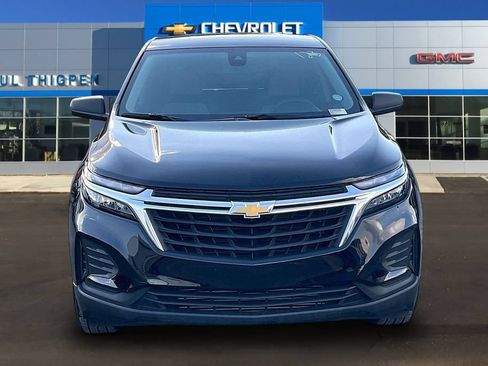 Used 2022 Chevrolet Equinox LS AWD/4WD image 2