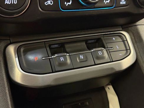 Used 2023 GMC Acadia SLT image 18