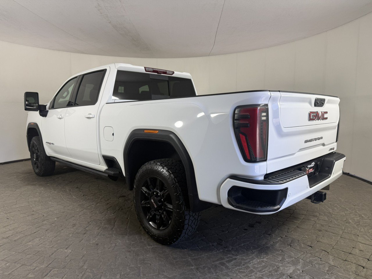 Used 2024 GMC Sierra 3500 AT4 w/ Technology Package AWD/4WD image 6