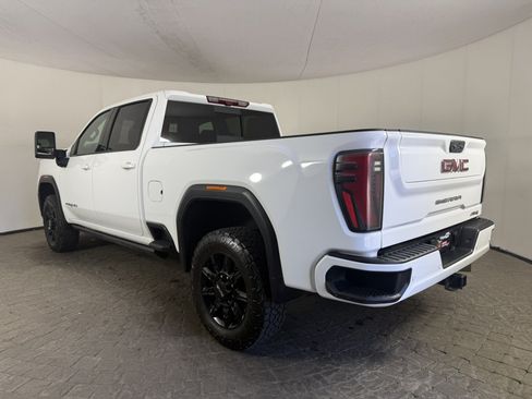 Used 2024 GMC Sierra 3500 AT4 w/ Technology Package AWD/4WD image 6