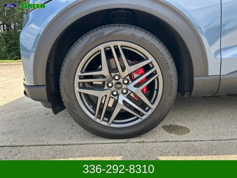 Used 2025 Ford Explorer ST RWD image 17