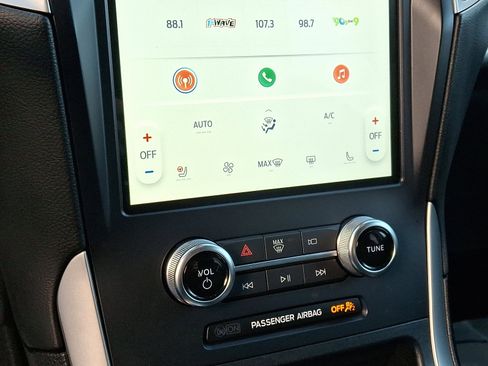 Used 2024 Ford Edge SEL w/ Convenience Package image 19