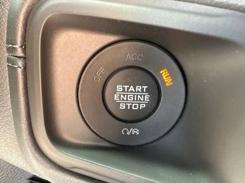 New 2026 Jeep Wrangler Unlimited Sahara w/ Technology Group AWD/4WD image 24