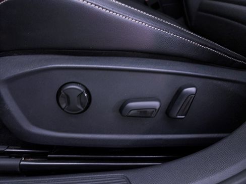 Used 2023 Volkswagen Jetta SE w/ Panoramic Sunroof Package FWD image 18