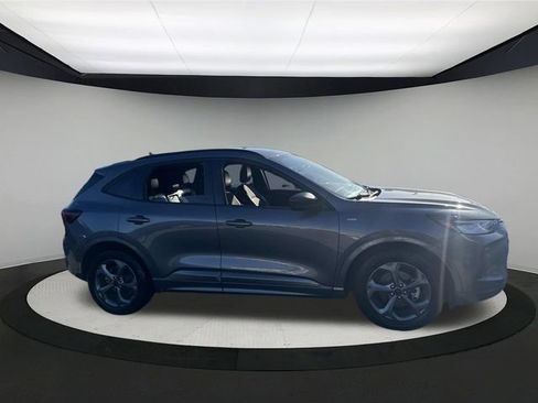 Used 2023 Ford Escape ST-Line image 5