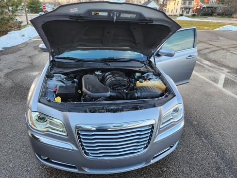 Used 2013 Chrysler 300 w/ Driver Convenience Group image 10