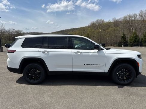 New 2026 Jeep Grand Cherokee L 4WD image 8
