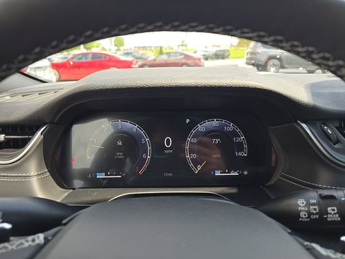 New 2025 Jeep Grand Cherokee Altitude image 19