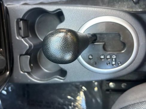 Used 2010 Suzuki SX4 Hatchback FWD image 18