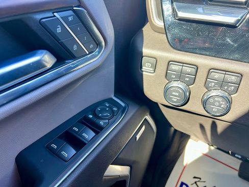 Used 2022 GMC Sierra 1500 SLT image 16