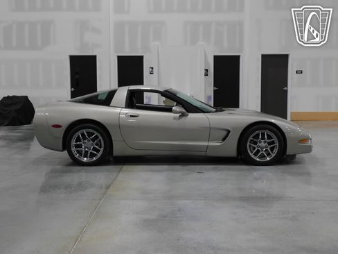 Used 1999 Chevrolet Corvette w/ Memory Pkg image 39