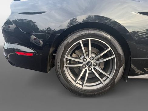 Used 2017 Ford Mustang GT RWD image 8
