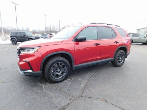 New 2025 Honda Pilot TrailSport image 7