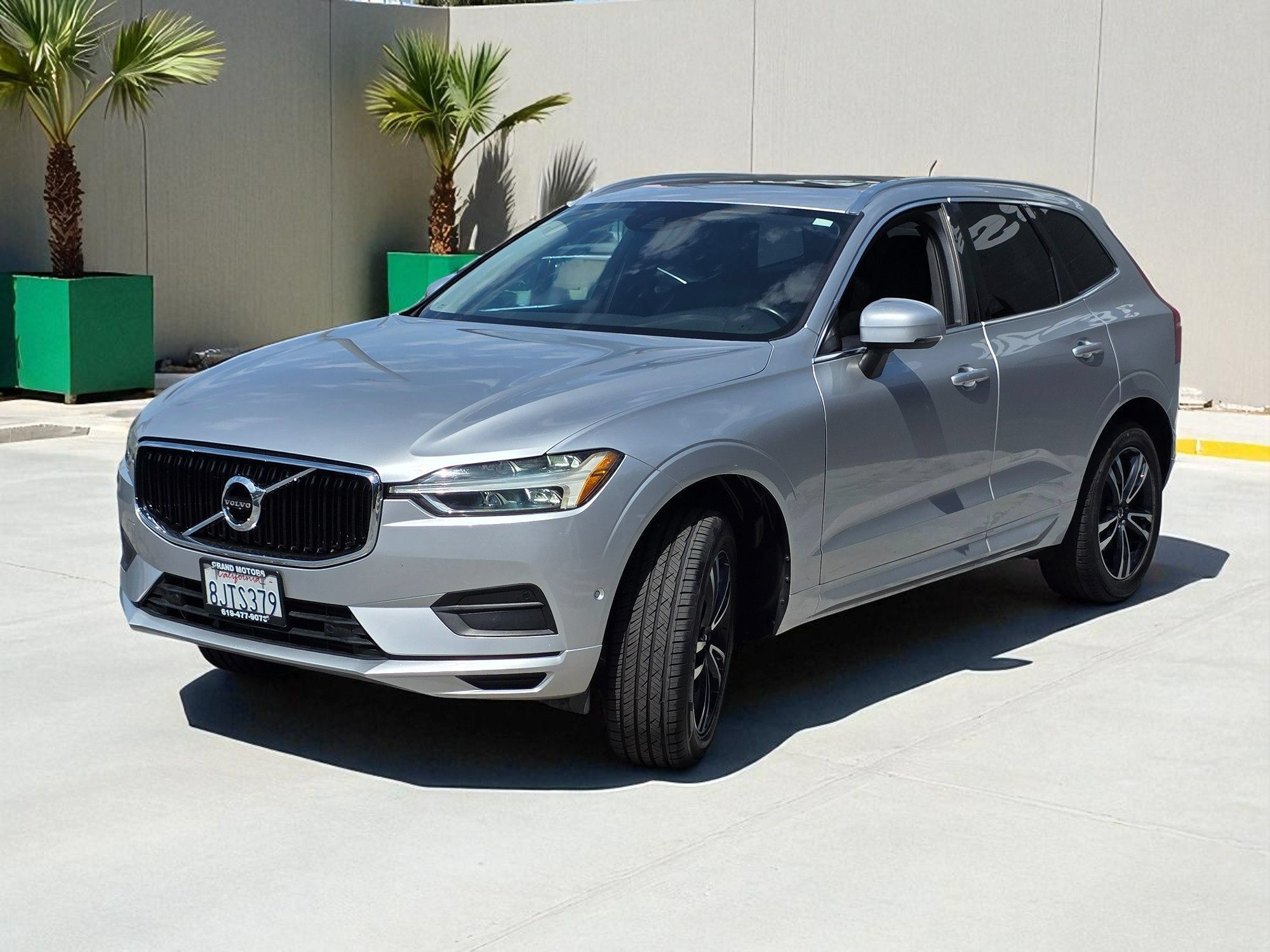 Used 2019 Volvo XC60 T6 Momentum w/ Multimedia Package AWD/4WD image 5