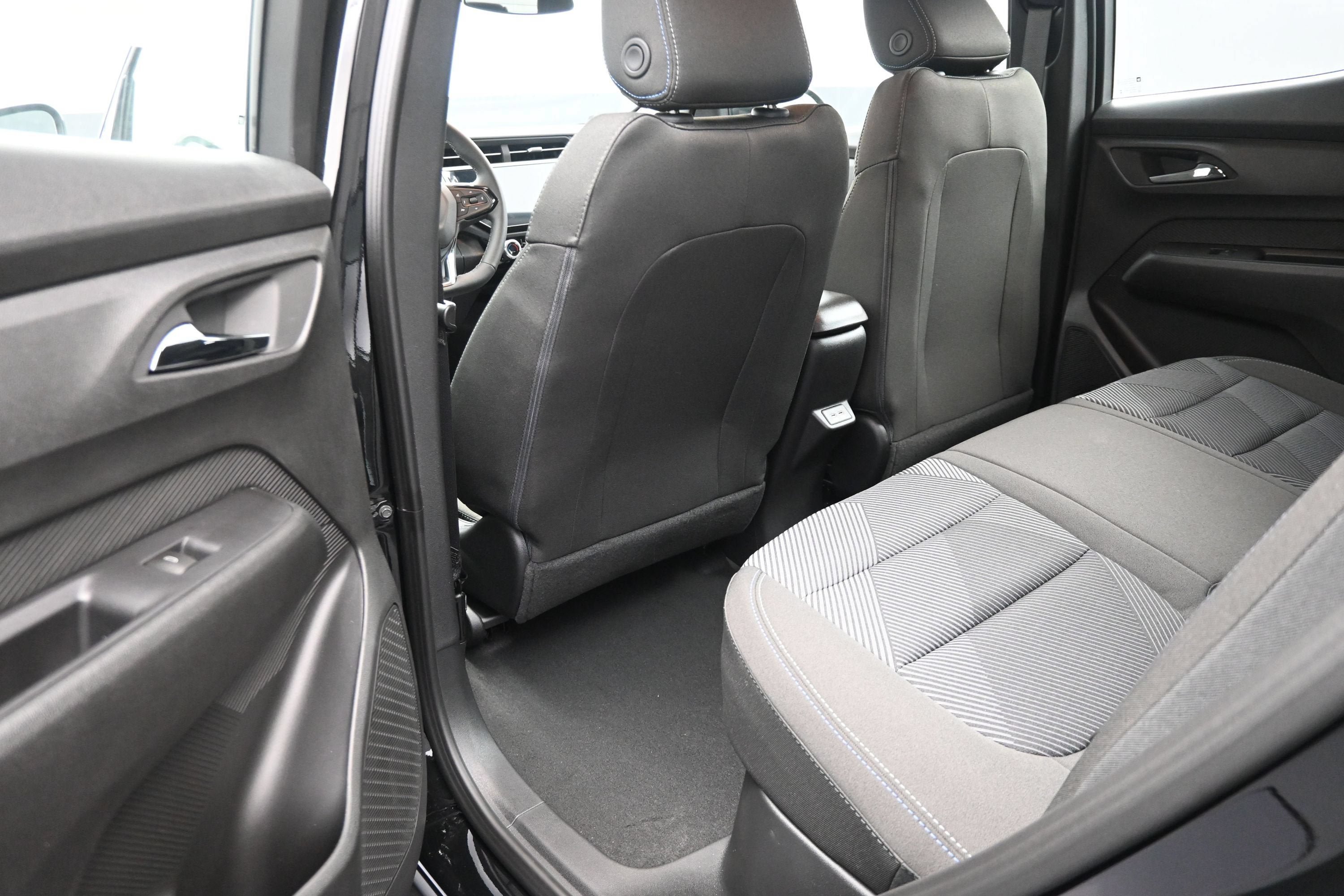 New 2027 Chevrolet Bolt LT w/ Comfort Package FWD image 55
