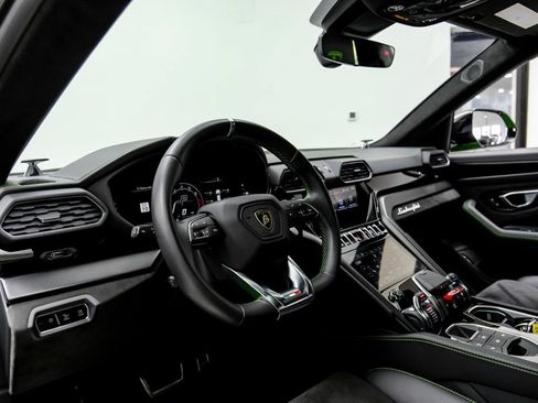 Used 2023 Lamborghini Urus S AWD/4WD image 7