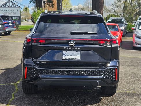 New 2026 Volkswagen Tiguan SEL R-Line AWD/4WD image 4