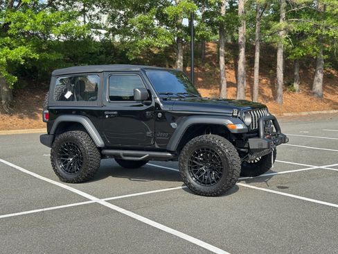 Used 2025 Jeep Wrangler Sport AWD/4WD image 14