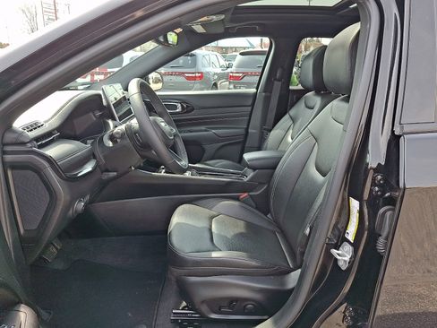 Certified 2024 Jeep Compass Limited w/ High Altitude Package AWD/4WD image 15